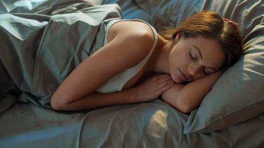 Personne dormant paisiblement — produits sommeil disponibles sur laparadulac.com