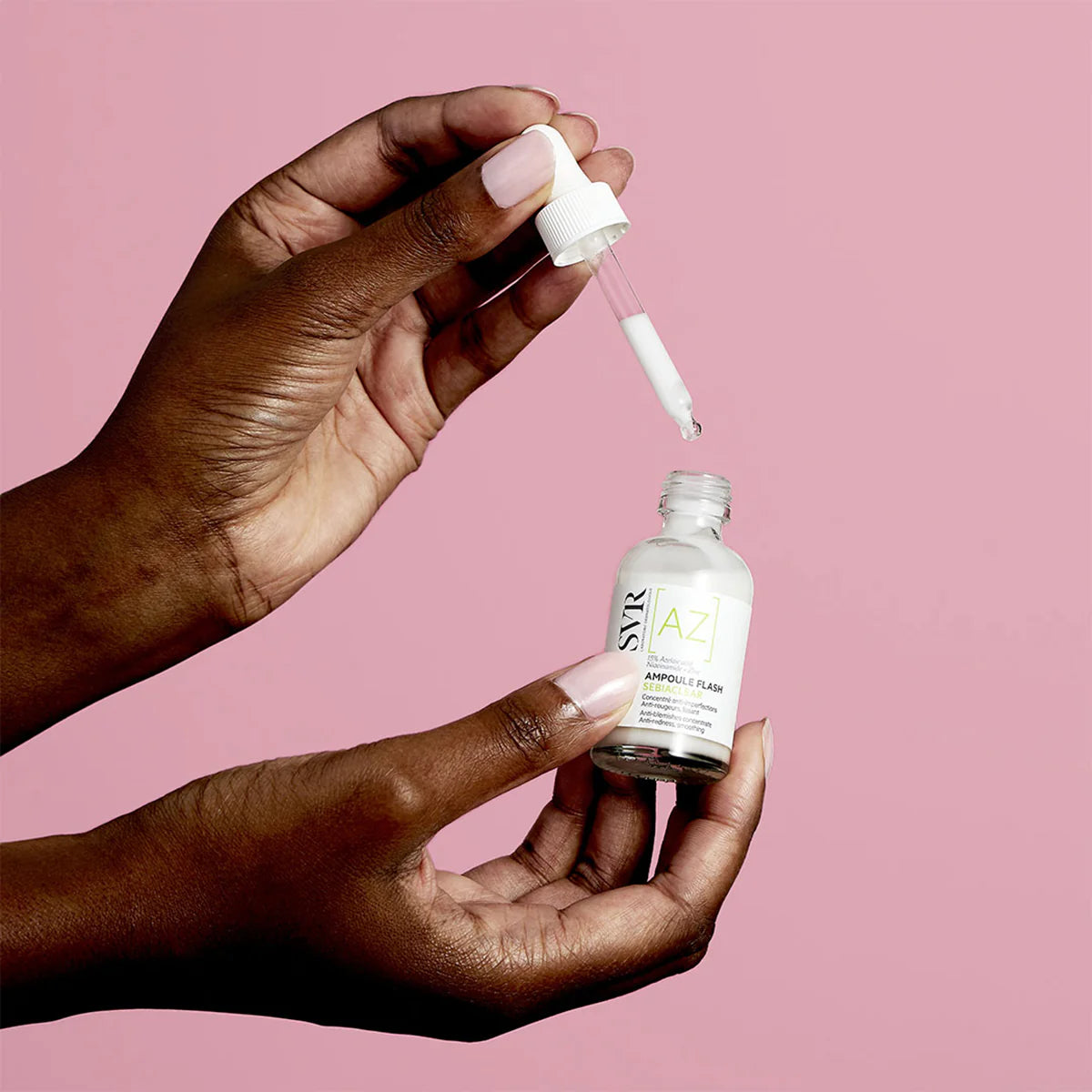 SVR Sebiaclear Ampoule Flash – Soin anti-boutons express pour peaux grasses – Disponible sur La Para du Lac, parapharmacie en ligne N°1 en Tunisie.