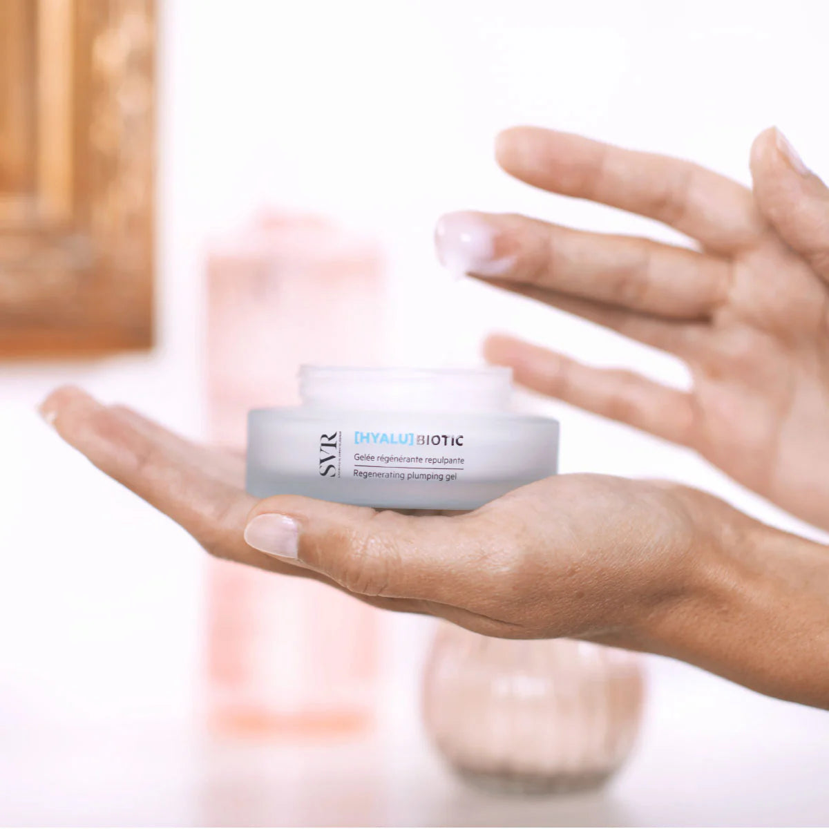 SVR HYALU-BIOTIC Gel-Mat 50 ml – gel hydratant matifiant anti-âge, idéal pour peaux grasses, à retrouver sur laparadulac.com, parapharmacie tunisienne en ligne.