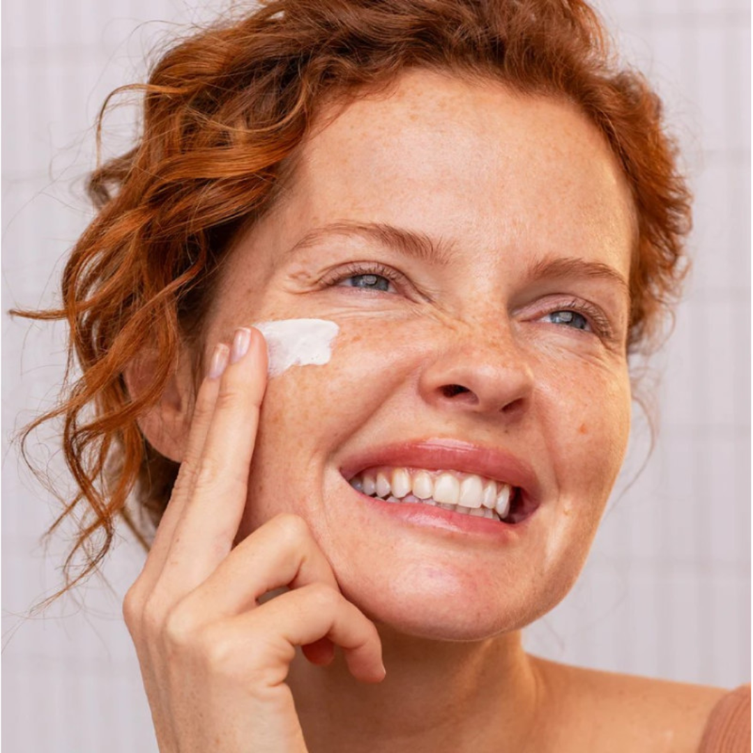 SVR Sun Secure Fluide SPF50+ 40ml à retrouver sur laparadulac.com, parapharmacie Tunisie pour une protection solaire anti-âge et un teint unifié. SVR Tunisie.