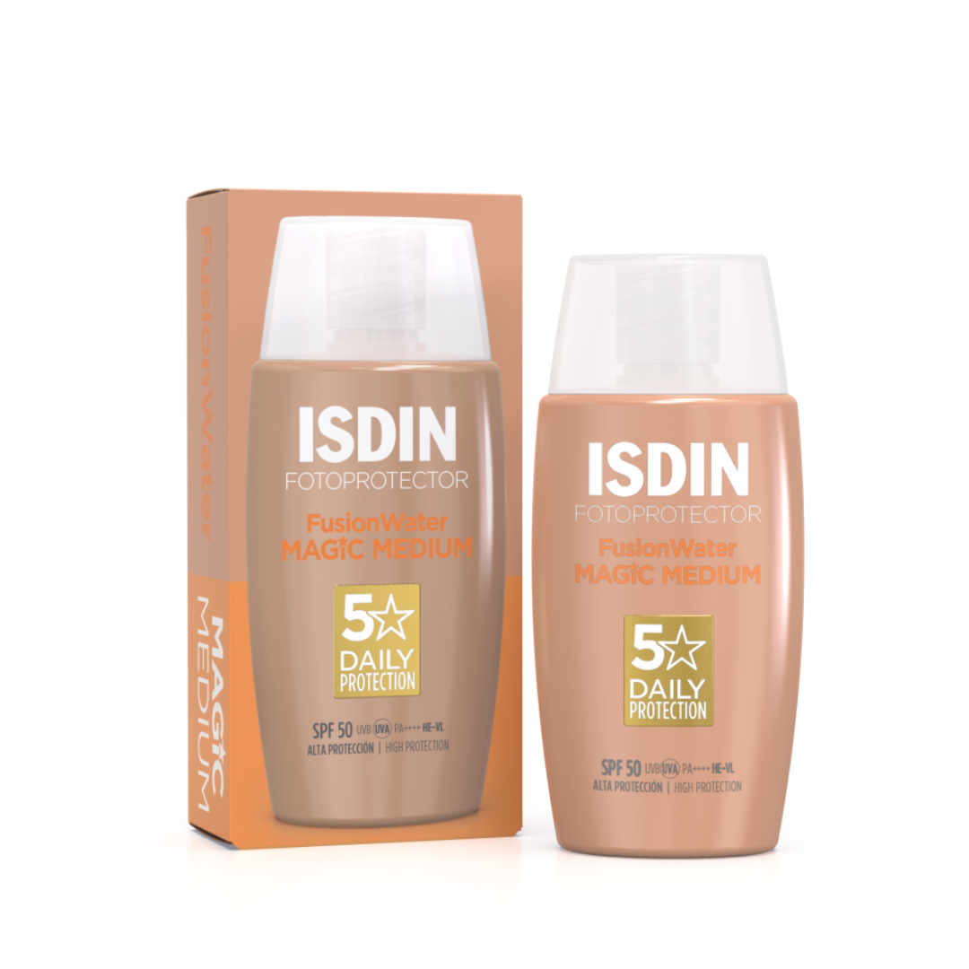 Crème solaire teintée ISDIN Fusion Water MAGIC Medium SPF 50 – Laparadulac Parapharmacie Tunisie, protection UV et teint naturel.