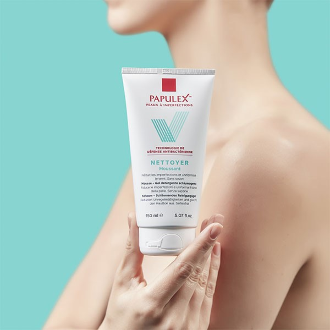 Gel nettoyant Papulex pour peaux acnéiques sur laparadulac.com, parapharmacie Tunisie, idéal pour une routine purifiante.