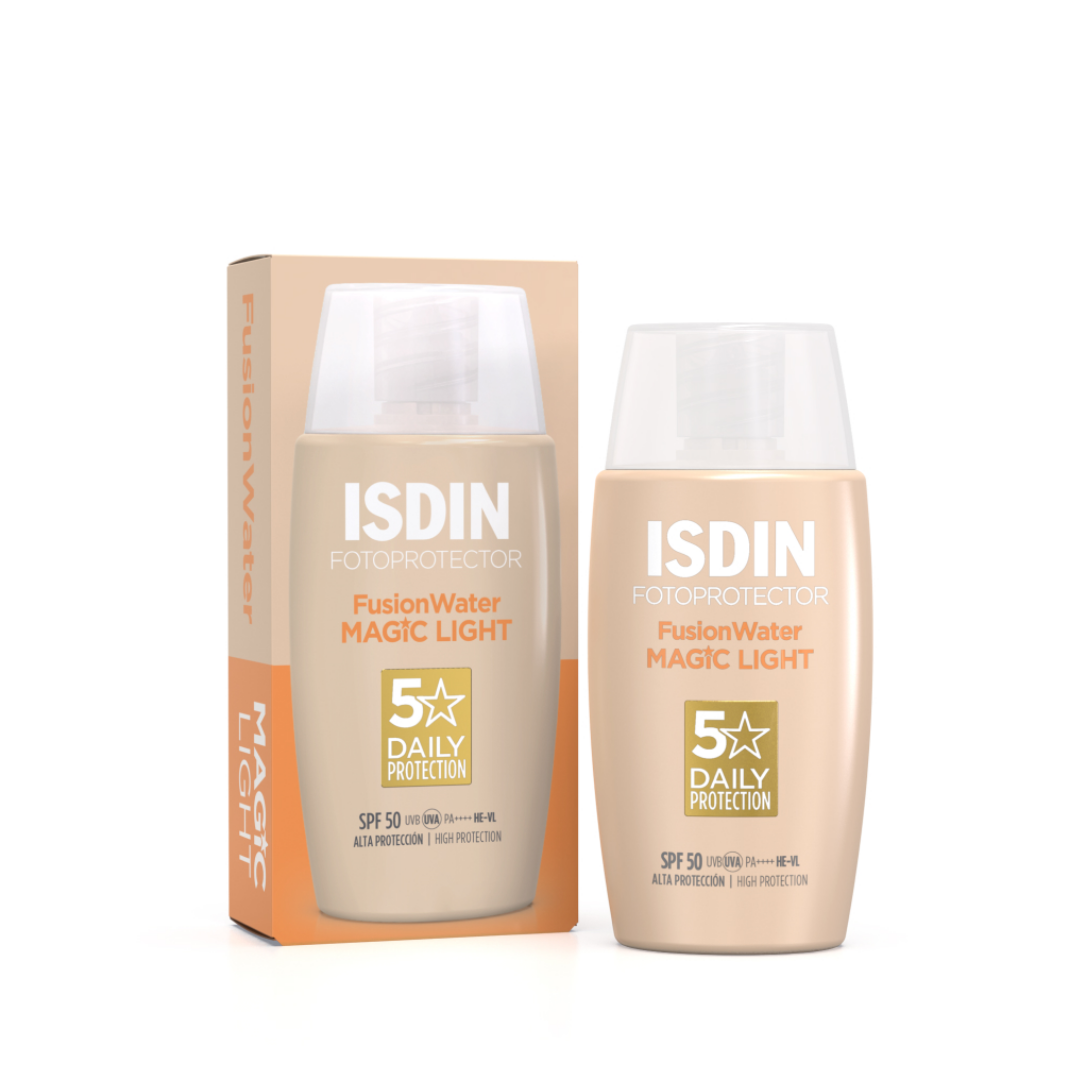 Fusion Water MAGIC Light SPF 50 – Solaire teintée peaux claires par Laparadulac Parapharmacie Tunisie.
