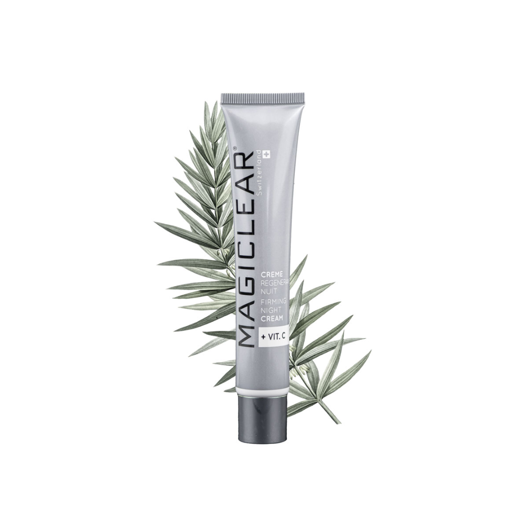 “MAGICLEAR Crème Régénérante Anti-Âge Nuit Silver 50g – Crème de nuit hydratante et anti-âge, nourrit et renforce la peau pendant le sommeil, favorise le renouvellement cellulaire et aide à réparer les dommages environnementaux quotidiens. Enrichie en acide octadécènedioïque, vitamines B3 et C, extraits de feuilles de vigne et de réglisse, allantoïne et bisabolol. Appliquer le soir sur le visage nettoyé. Disponible sur laparadulac.com, parapharmacie en ligne en Tunisie.”