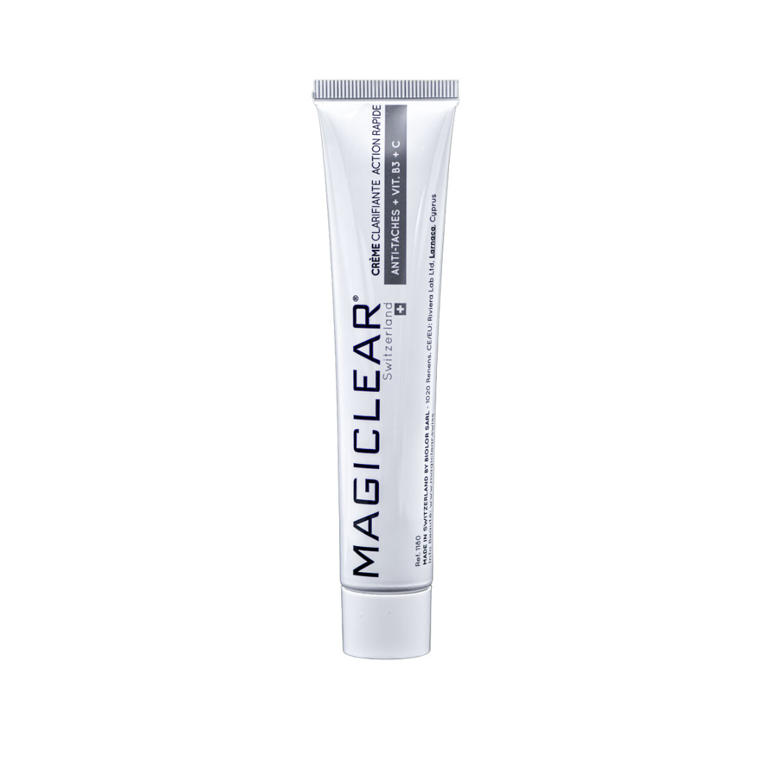 “MAGICLEAR Crème Clarifiante Action Rapide 50g – Crème éclaircissante pour un teint uniforme, élimine les cellules pigmentées, accélère le renouvellement cellulaire et réduit les taches brunes sans irritation. Contient HPPA, acides glycyrrhétinique, octadécènedioïque et salicylique, vitamines B3 et C, extraits de thé vert, petit pois et réglisse, allantoïne et bisabolol. Disponible sur laparadulac.com, parapharmacie en ligne en Tunisie.”