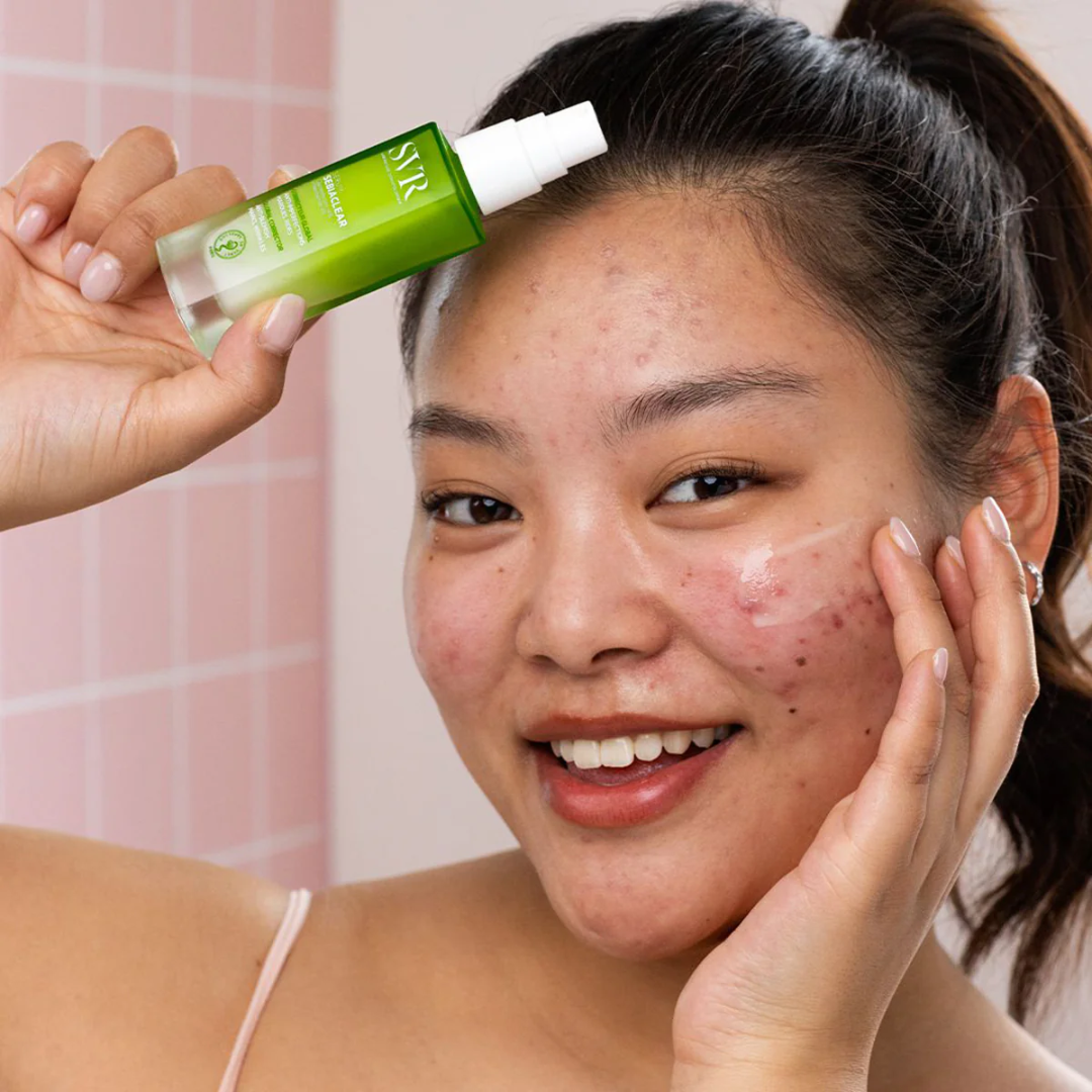 SVR SEBIACLEAR Sérum | Anti-Imperfections, Anti-Marques & Anti-Rides
Corrigez les boutons, points noirs et marques tout en luttant contre les premiers signes de l’âge avec SVR SEBIACLEAR Sérum. Enrichi en niacinamide 14%, acide salicylique et zinc, il purifie, affine le grain de peau et réduit l’excès de sébum sans dessécher. Idéal pour les peaux adultes à tendance acnéique.
🛒 Disponible sur laparadulac.com, votre parapharmacie en Tunisie au meilleur prix ! 🚀