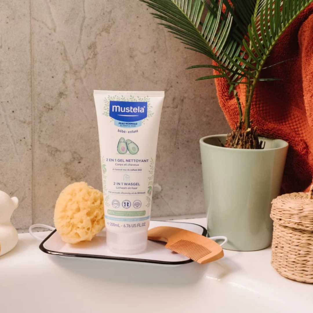 Gel nettoyant 2en1 Mustela bébé 200ml cheveux et corps – sur laparadulac.com, parapharmacie Tunisie.
