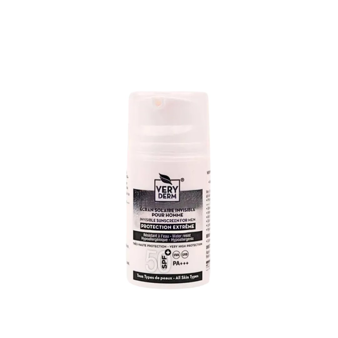 Crème solaire homme Very Derm SPF 50 50 ml, fini sec non gras pour peau masculine. Enrichie en niacinamide, vitamine E, aloe vera et D‑panthénol pour protéger, unifier et apaiser. Disponible sur laparadulac.com, parapharmacie Tunisie.