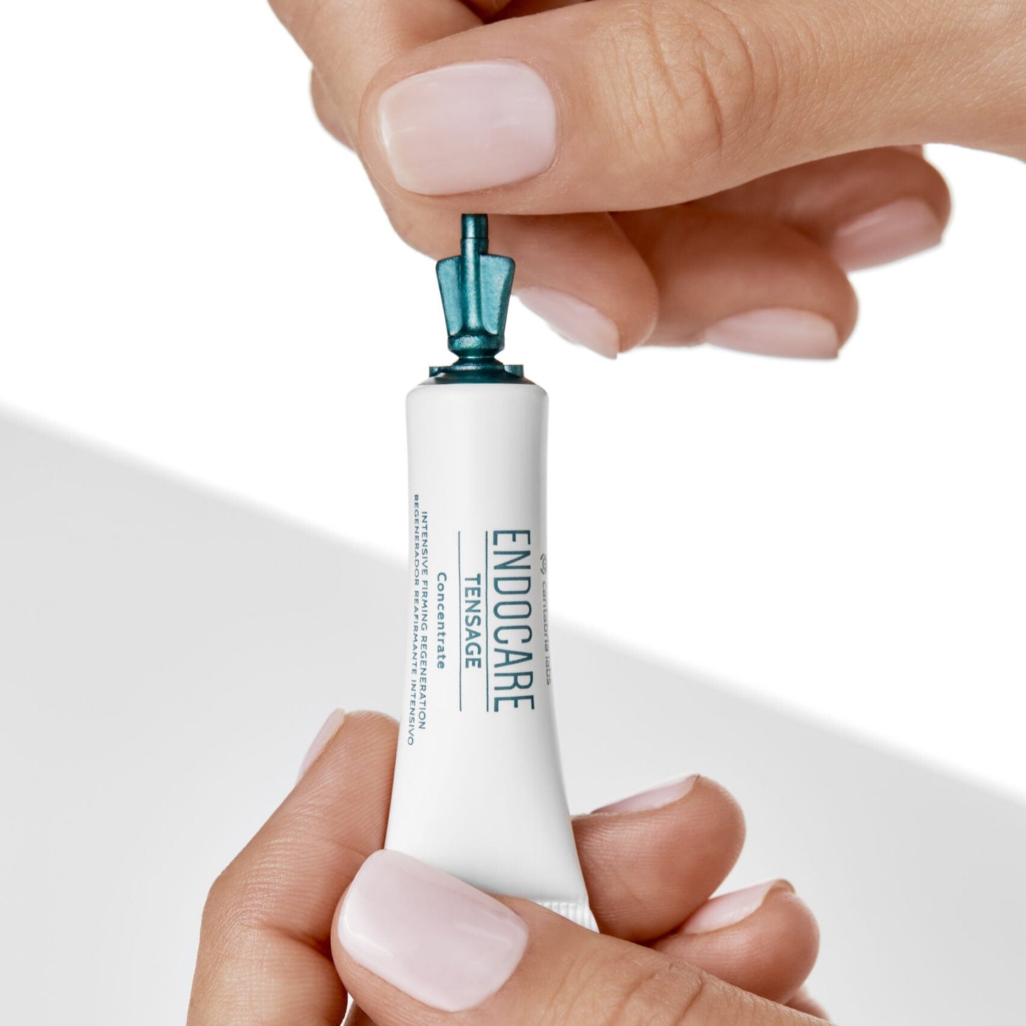 ENDOCARE TENSAGE Concentrate – ampoules anti-âge intensives régénérantes – disponibles sur laparadulac.com, parapharmacie en ligne en Tunisie