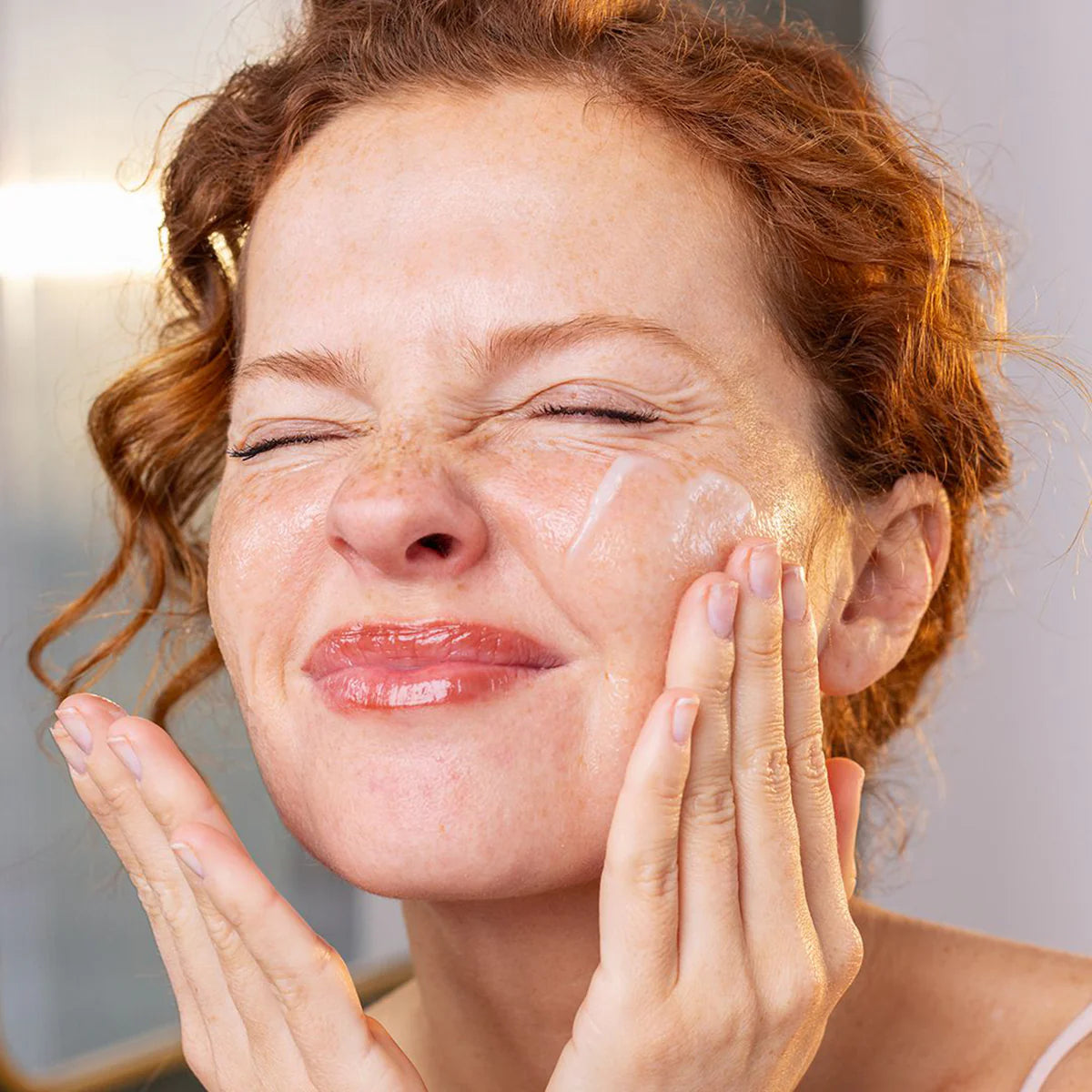 SVR SENSIFINE Baume Démaquillant – soin nettoyant doux visage et yeux, vendu sur laparadulac.com, parapharmacie en ligne pas chère en Tunisie.