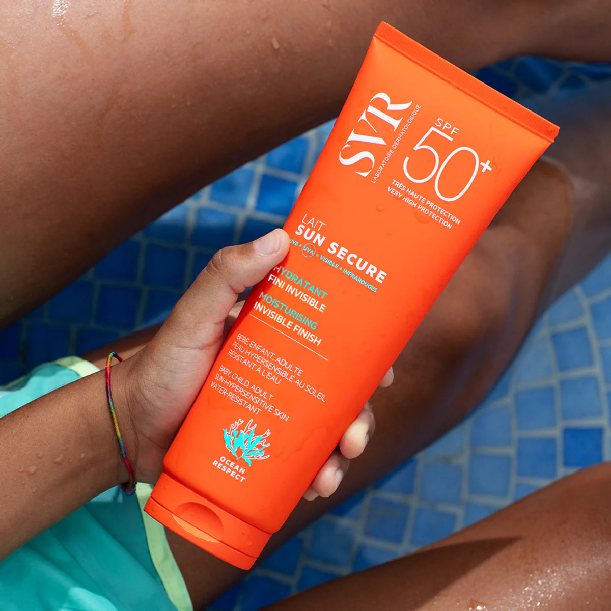 SVR Sun Secure Lait SPF50+ – Lait solaire hydratant haute protection pour peaux sensibles – Disponible sur La Para du Lac, parapharmacie en ligne N°1 en Tunisie.