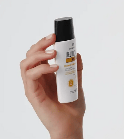 Heliocare 360° Mineral Tolerance Fluid SPF50+ – Écran solaire fluide 100% minéral, très haute protection SPF50+, spécial peaux sensibles et intolérantes – Disponible sur La Para du Lac, parapharmacie en ligne N°1 en Tunisie.