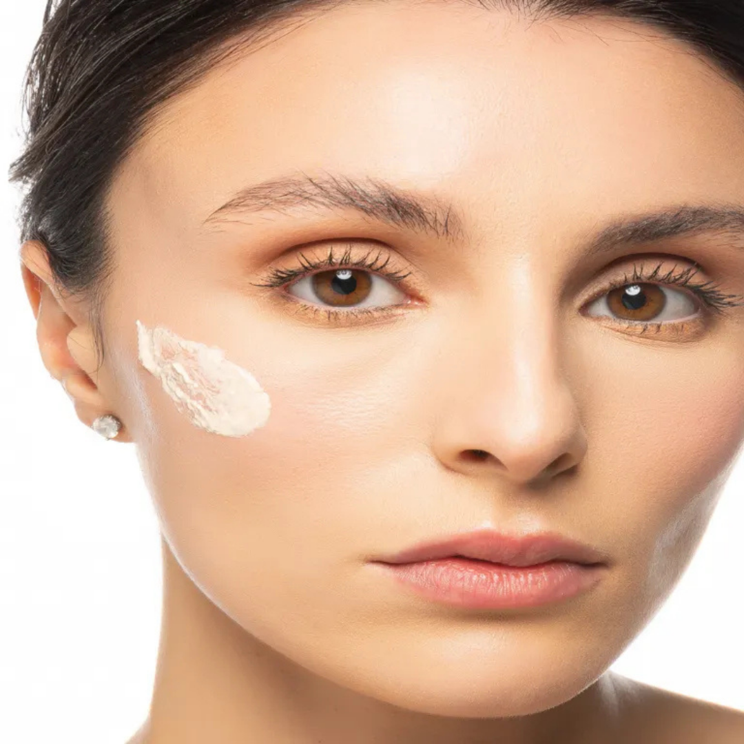 Crème éclaircissante SPF 50 Lightact MURIAC visage mains décolleté avec protection UV très haute – parapharmacie Tunisie – disponible sur laparadulac.com

