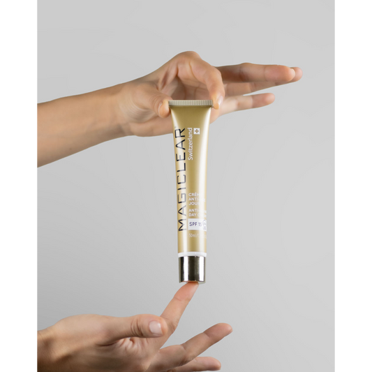 Crème Magiclear anti-rides SPF15 pour peau mature