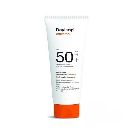 Lotion solaire liposomale DAYLONG SPF50+ 50ml disponible sur laparadulac.com, parapharmacie Tunisie, haute protection compacte pour peaux sensibles.

