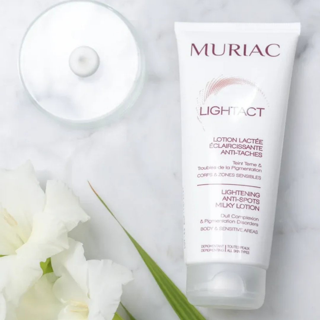 Lotion éclaircissante MURIAC Lightact 200 ml pour zones sensibles, disponible sur laparadulac.com, idéale pour atténuer les taches brunes et unifier le teint – parapharmacie Tunisie – soin éclaircissant corps et zones intimes.
