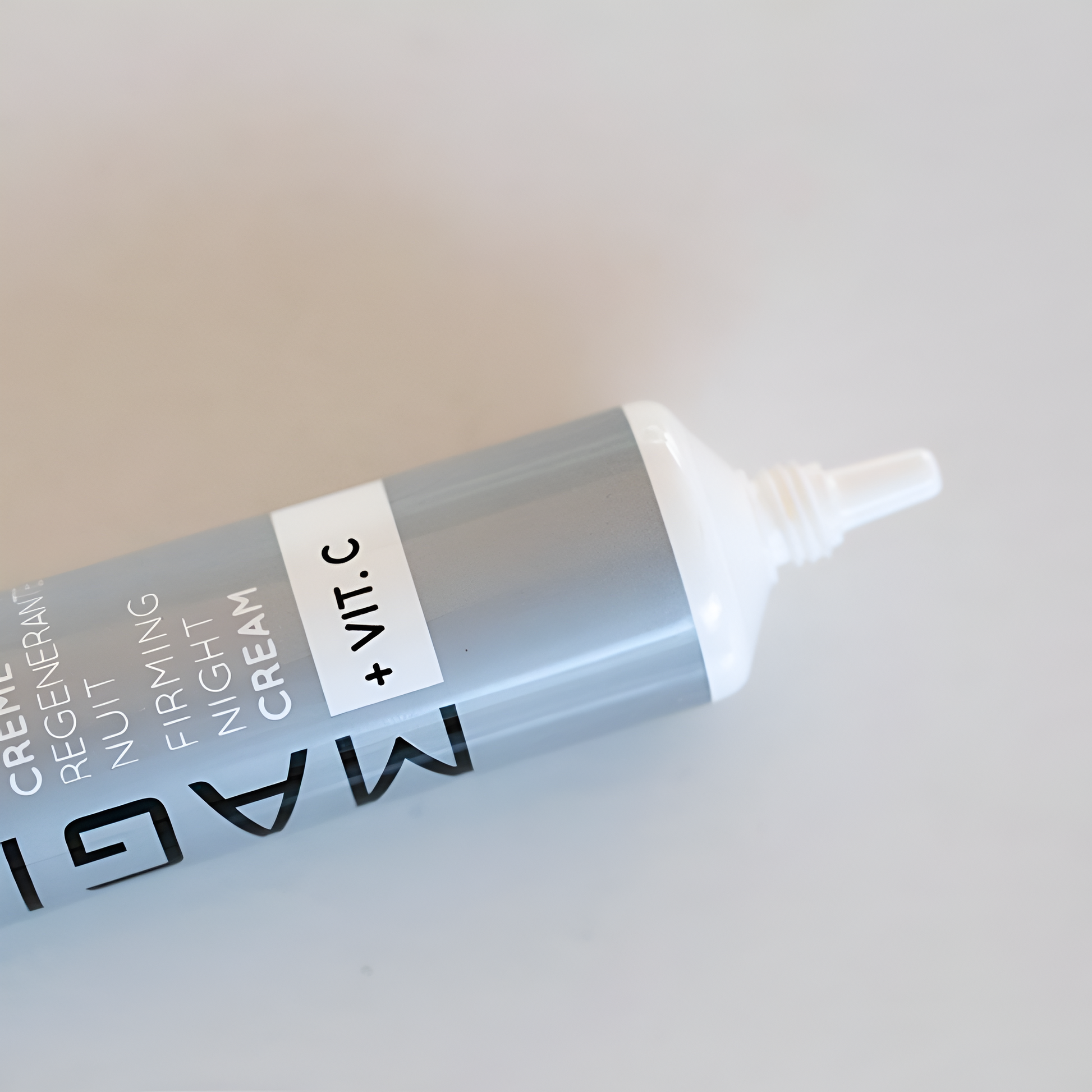 Soin Anti-Âge Complet MAGICLEAR avec Protection UV SPF50+ – Parapharmacie MAGICLEAR Tunisie

