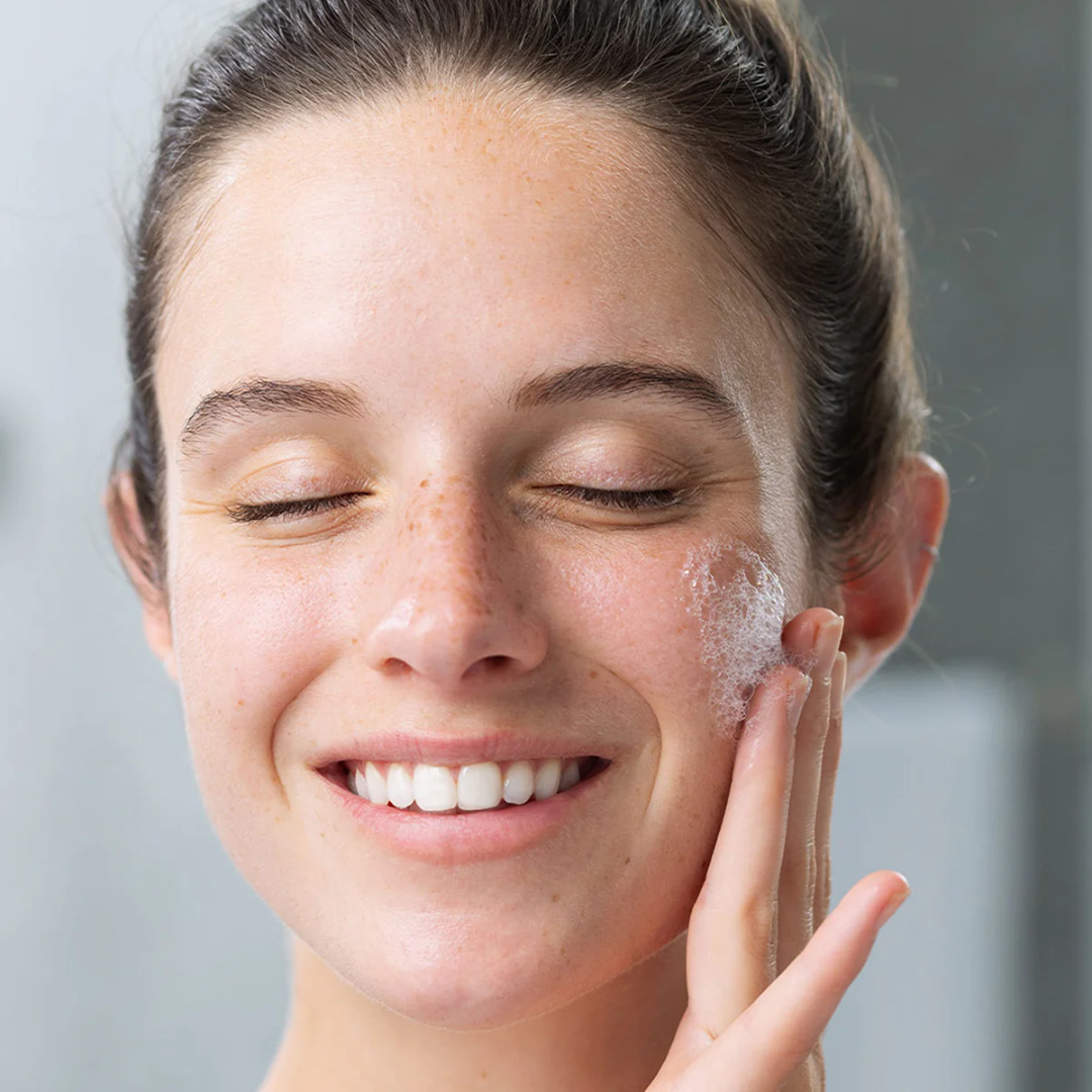 SVR PHYSIOPURE Gelée Moussante 200ml | Nettoyant Oxygénant Peaux Sensibles

Offrez à votre peau une fraîcheur pure avec SVR PHYSIOPURE Gelée Moussante. Enrichie en magnésium oxygénant, cette gelée ultra-douce élimine impuretés, excès de sébum et pollution tout en respectant les peaux sensibles. Texture aérienne, sans savon, pour un nettoyage tout en douceur.

🛒 Disponible sur laparadulac.com, votre parapharmacie en Tunisie au meilleur prix ! 🚀