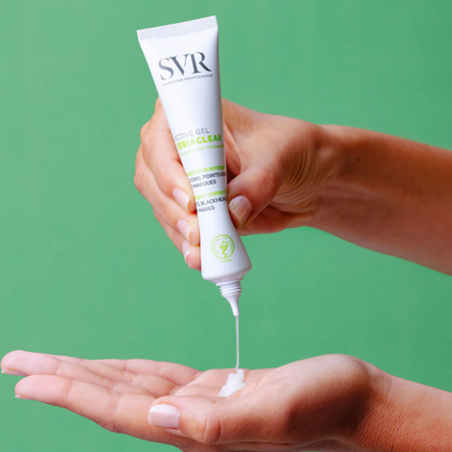 SVR SEBIACLEAR Active Gel | Soin Intensif Anti-Imperfections - Nouvelle Formule

Éliminez boutons, points noirs et marques résiduelles avec SVR SEBIACLEAR Active Gel. Sa nouvelle formule ultra-efficace, enrichie en niacinamide 14% et acide salicylique, purifie, réduit les imperfections et régule l’excès de sébum sans dessécher la peau. Idéal pour les peaux grasses à tendance acnéique.

🛒 Disponible sur laparadulac.com, votre parapharmacie en Tunisie au meilleur prix ! 🚀