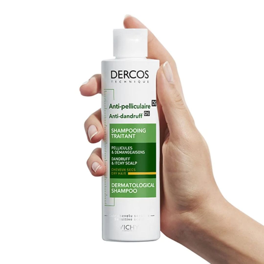 Shampooing Vichy Dercos Anti‑Pelliculaire 200ml pour cheveux secs sur laparadulac.com, parapharmacie Tunisie : soin traitant antipelliculaire et apaisant.
