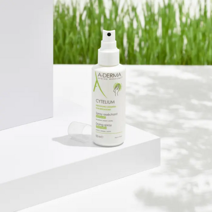 Spray asséchant A-DERMA Cytelium 100ml, solution naturelle pour irritations cutanées, disponible sur laparadulac.com, parapharmacie Tunisie.