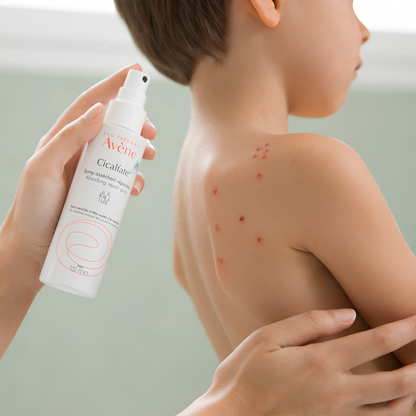 Spray réparateur asséchant Avène Cicalfate+ 100ml pour peaux sujettes à macération – disponible sur laparadulac.com

