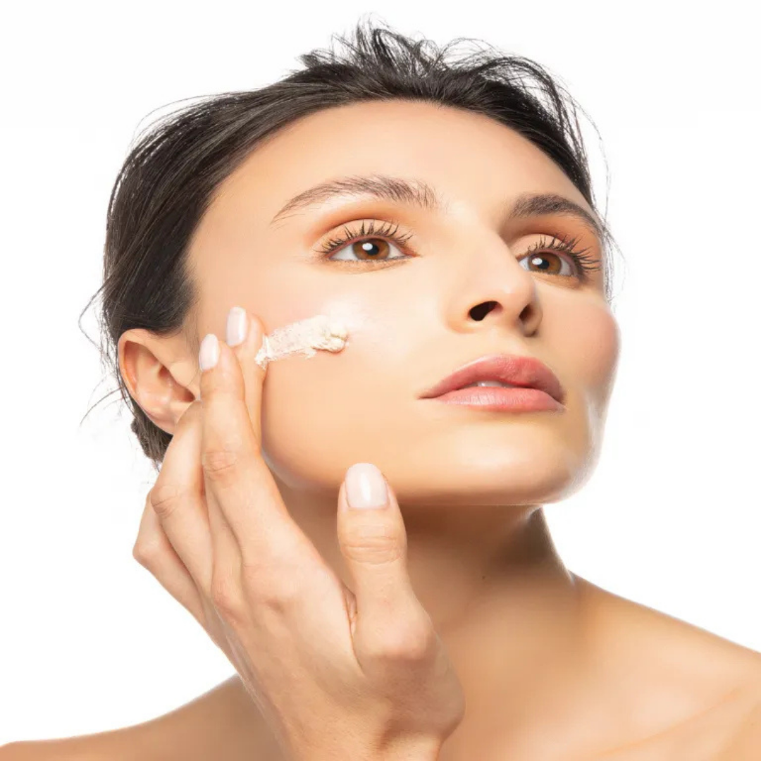 Crème éclaircissante SPF 50 Lightact MURIAC visage mains décolleté avec protection UV très haute – parapharmacie Tunisie – disponible sur laparadulac.com

