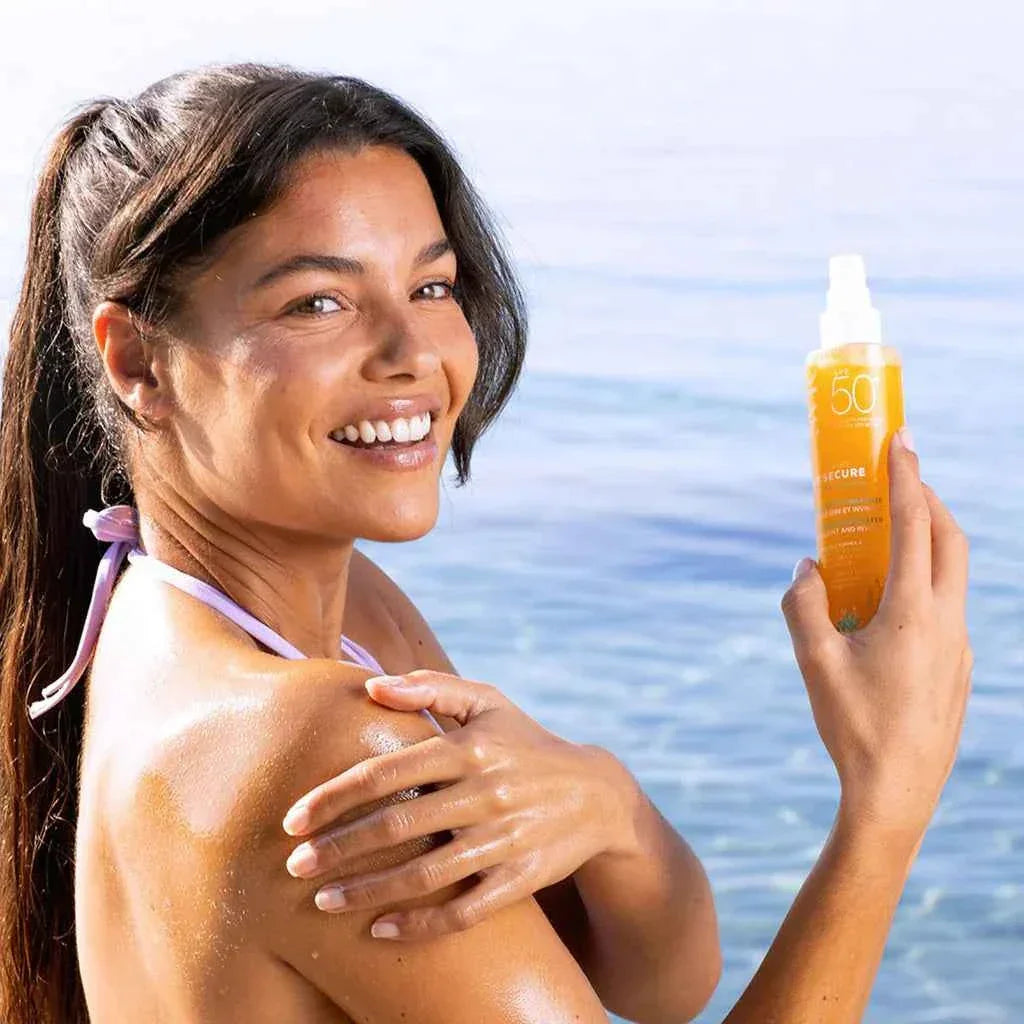 Avène spray solaire SPF50+ hydratant pour peau sensible | La Para Du Lac