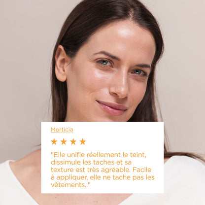 Avis cliente sur Isdin FotoUltra Active Unify : teint unifié, taches dissimulées et texture agréable, disponible chez La Para du Lac.