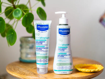 Mustela Stelatopia+ crème relipidante anti-grattage 150mL et 300mL pour peau atopique | La Para Du Lac