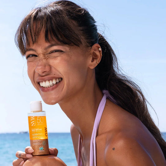 SVR Sun Secure SPF 50+ eau solaire ultra-légère et hydratante, protection solaire pour peau sensible | La Para Du Lac