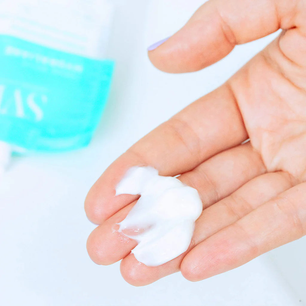 Texture onctueuse de la crème riche SVR Hydraliane pour une hydratation intense des peaux sèches et sensibles, disponible en Tunisie sur La Para du Lac.